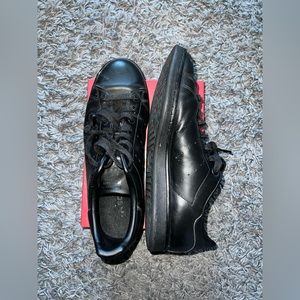 Adidas Men’s black sneakers